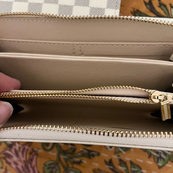 Checkered Women's Wallet Set - Picture 8 of 8